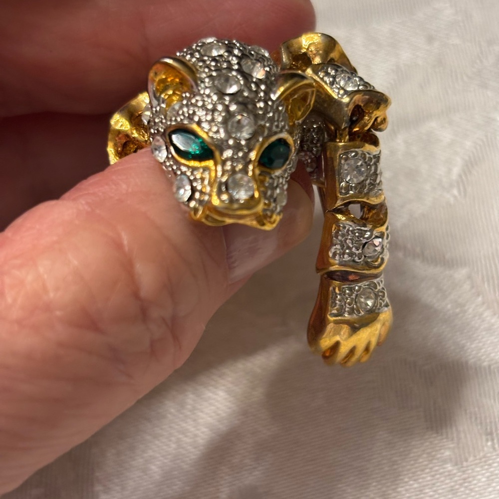 Gold & Crystal Tiger shoulder pin- Green Eye Detail